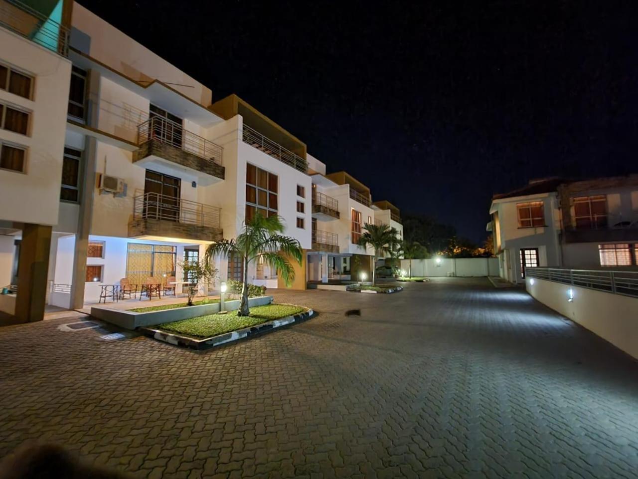 Ary Homestay Nyali- Behind City Mall Nyali Beach Exterior photo