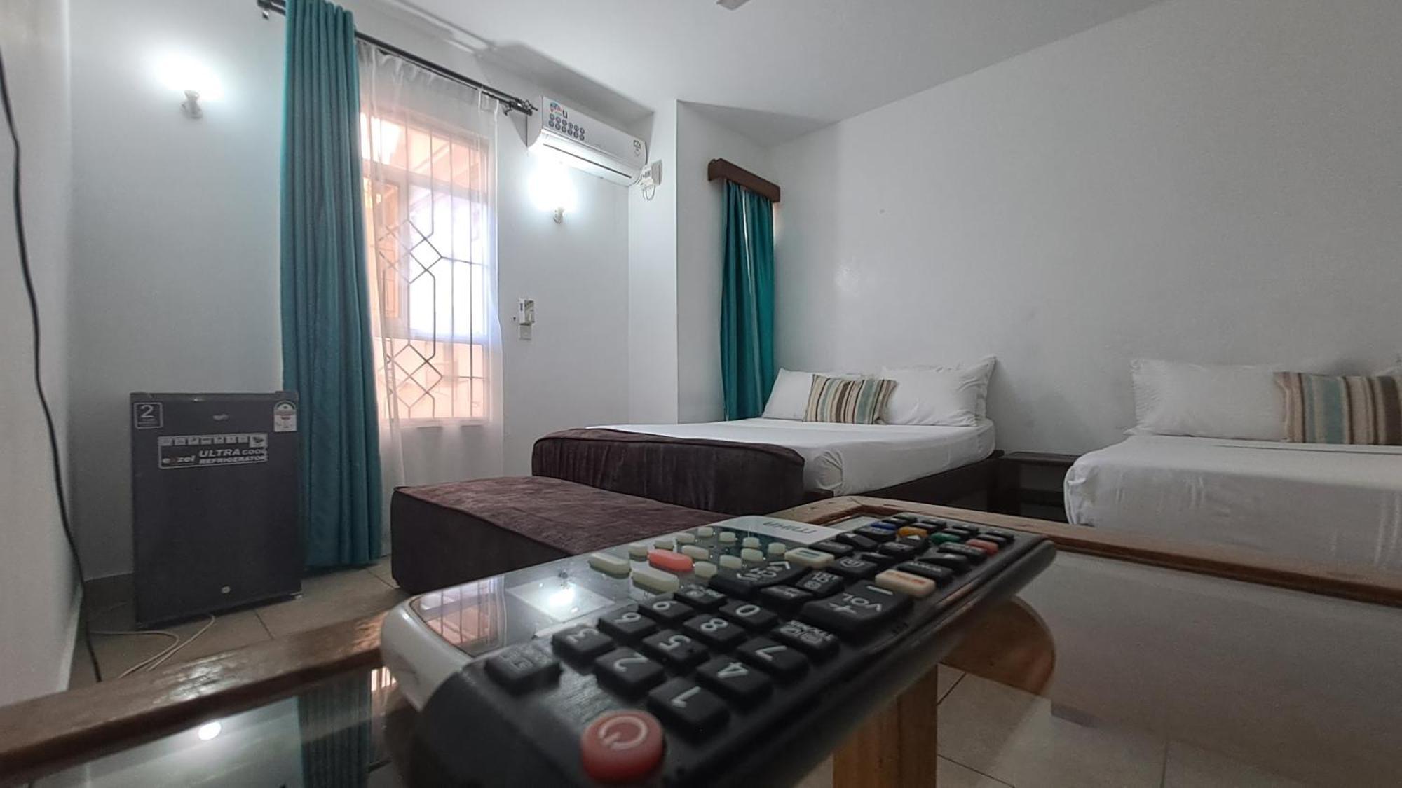 Ary Homestay Nyali- Behind City Mall Nyali Beach Exterior photo
